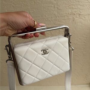 CHANEL 2019 Quilted Lambskin Metal Bar Convertible Clutch satchel